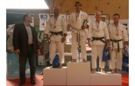 Alexandra et Bruno : les enseignants en bronze