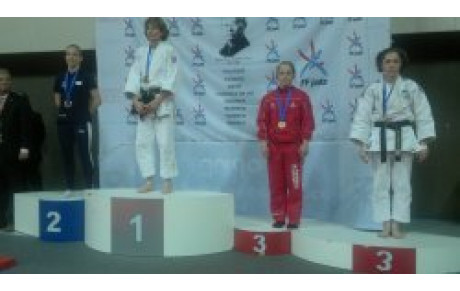 Alexandra sur le podium de l'Open de Paris