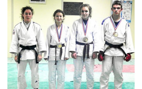 Trois médailles internationales Jujitsu