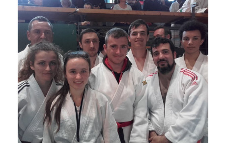 Podiums aux Ceintures de Couleurs